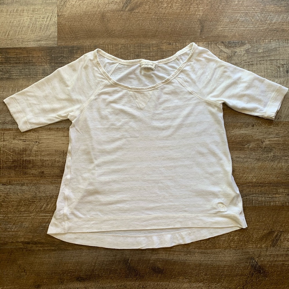 A&F Women’s XS 3quarter sleeve White and Cream Top